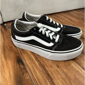 BRAND NEW VANS HIGHTOPS